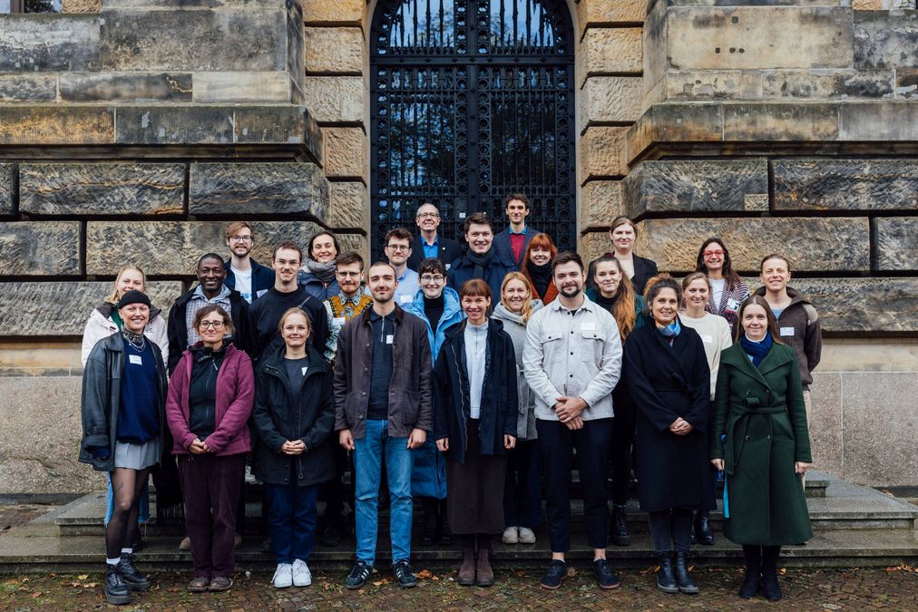 enlarge the image: Colour photo of approx. 30 people